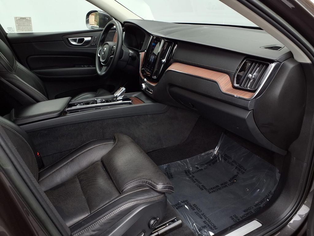 2023 Volvo XC60 Recharge Plug-In Hybrid Ultimate