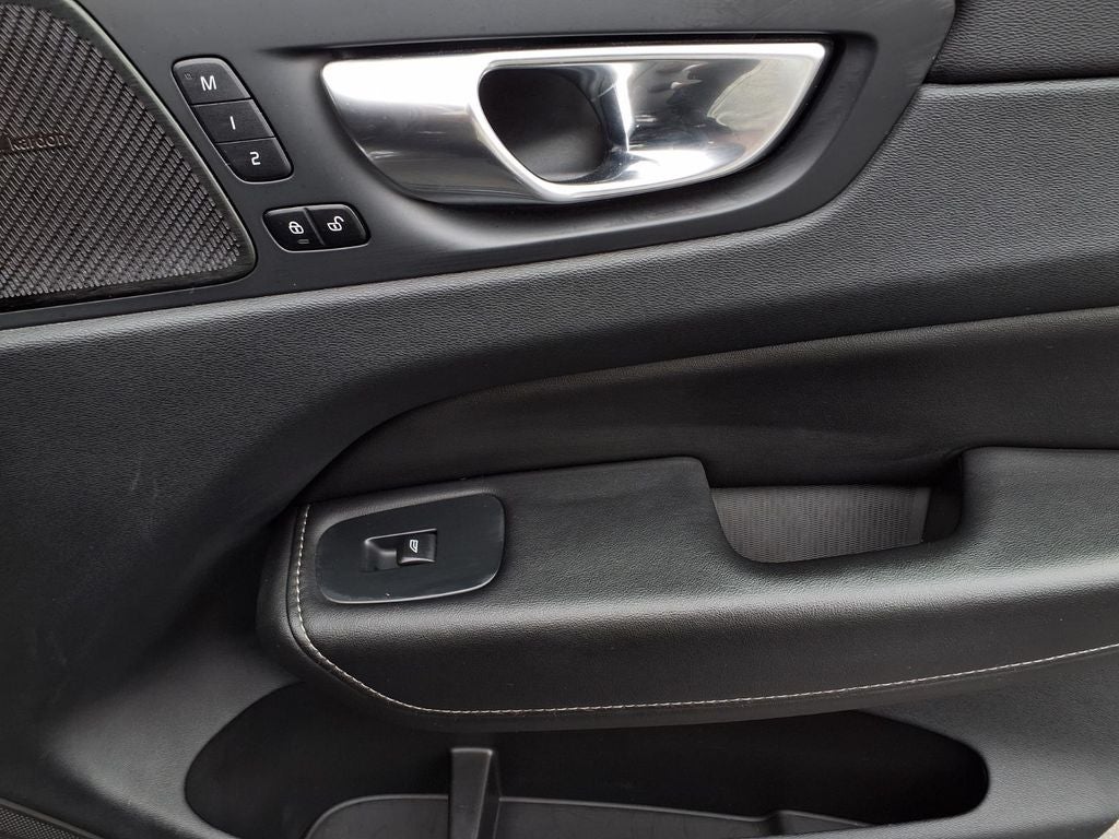 2023 Volvo XC60 Recharge Plug-In Hybrid Ultimate