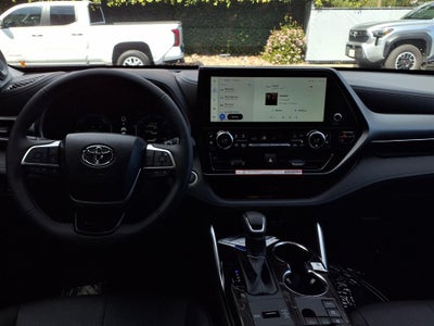2026 Toyota Highlander Hybrid Limited