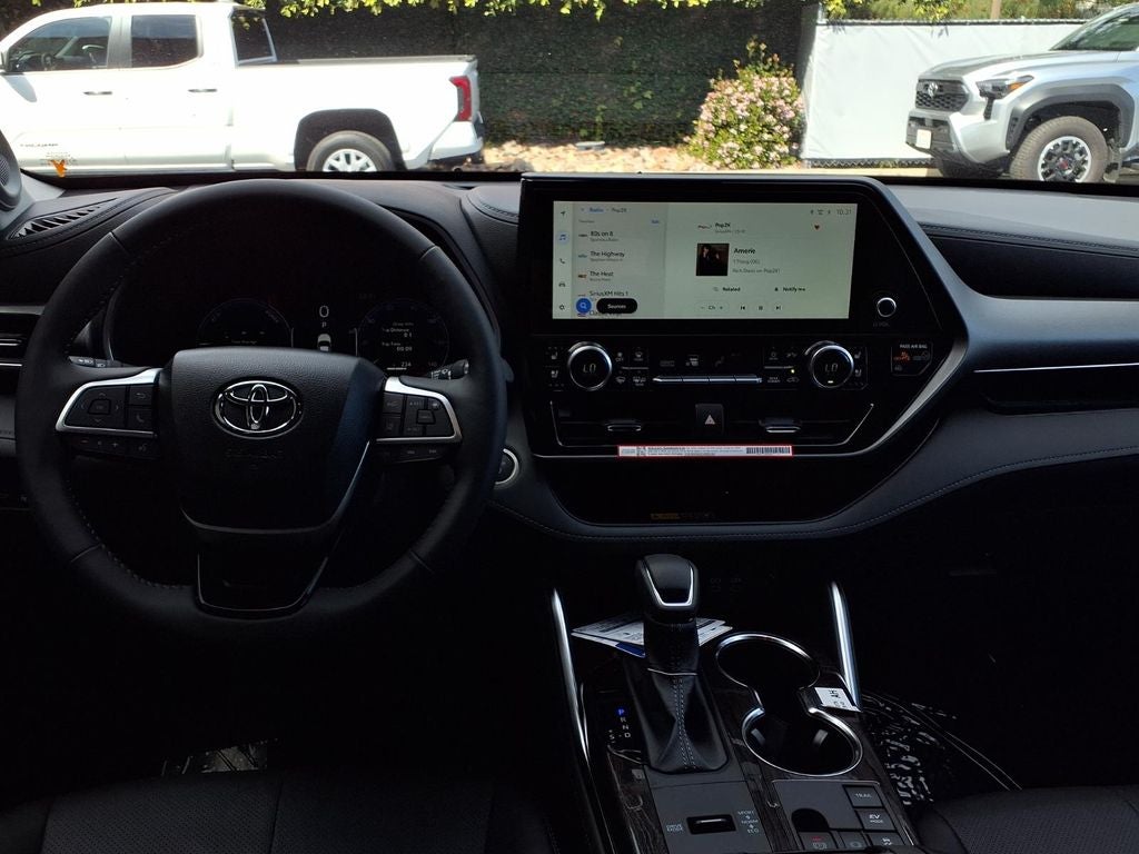 2026 Toyota Highlander Hybrid Limited