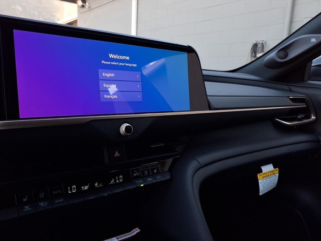 2025 Toyota Toyota Crown Signia Limited