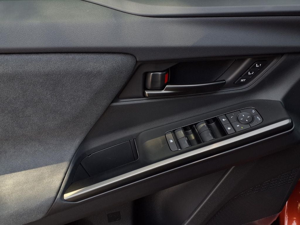 2026 Toyota C-HR XSE